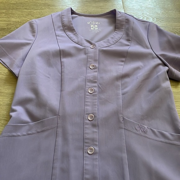 NWOT EXCEL scrub, xs. Stretchy fabric. - Picture 4 of 4